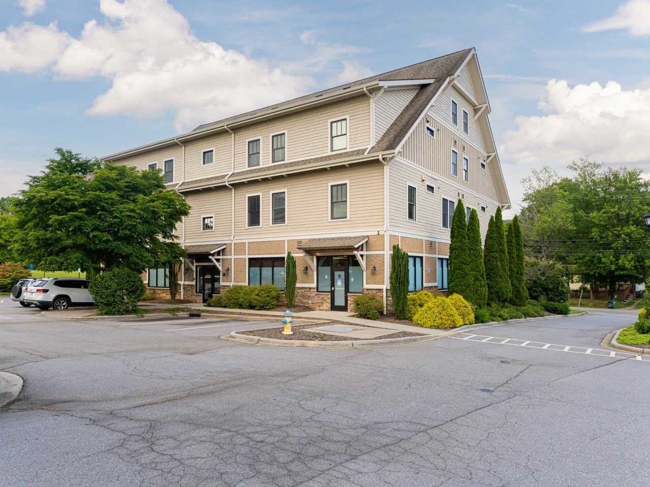 2 Monticello Village Dr #303 - Photo 3 of 34