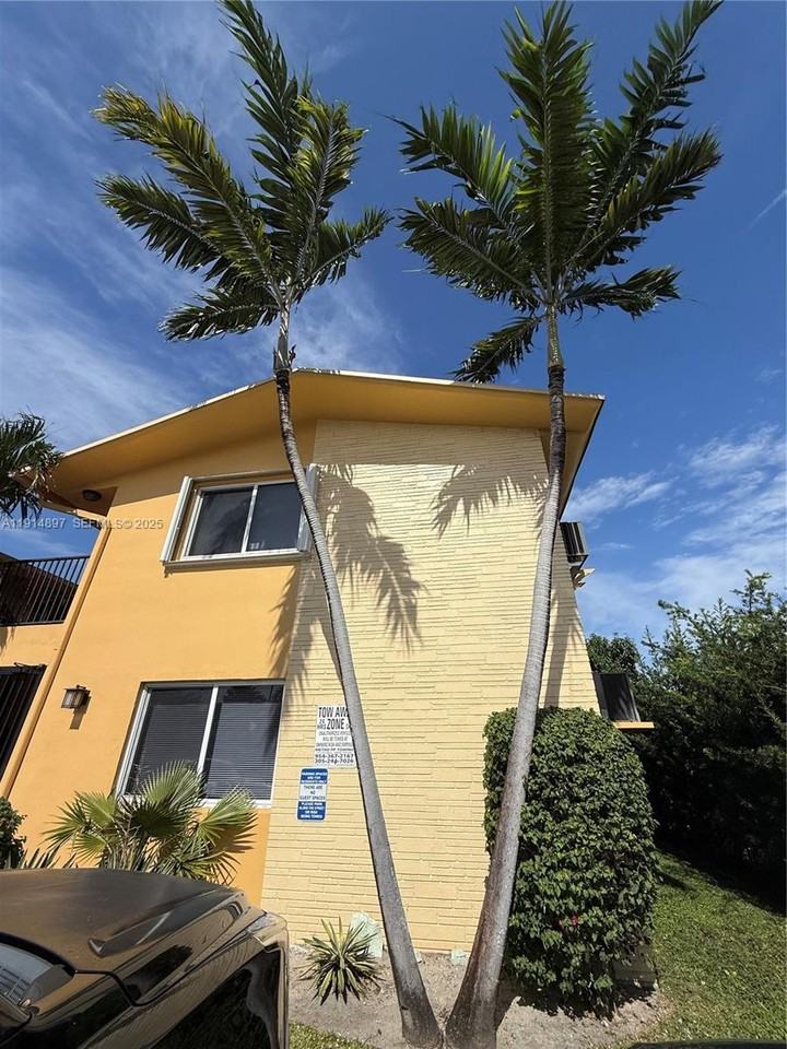 1733 Mayo Street #9