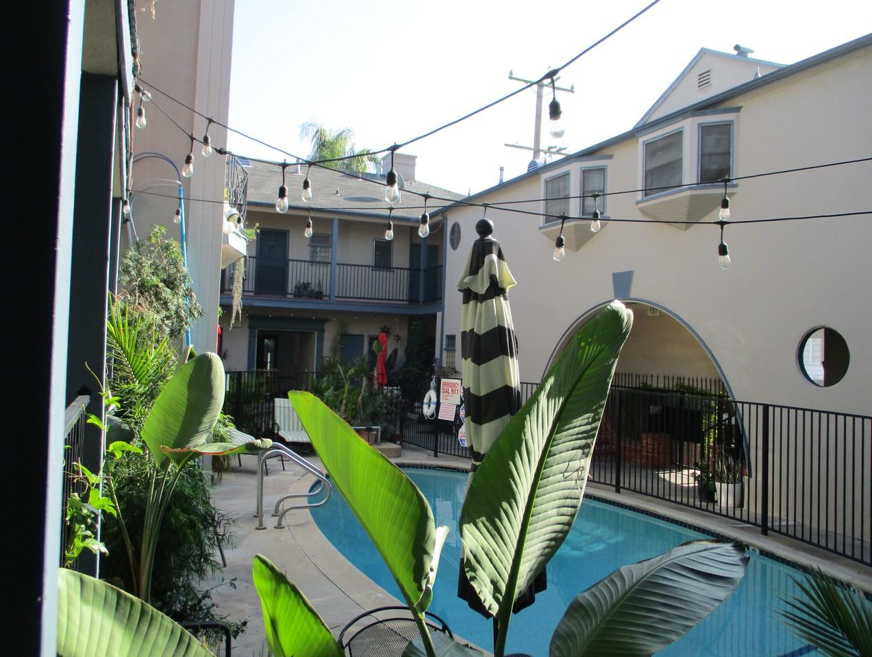 1305 N Laurel Ave #8009 - Photo 3 of 8