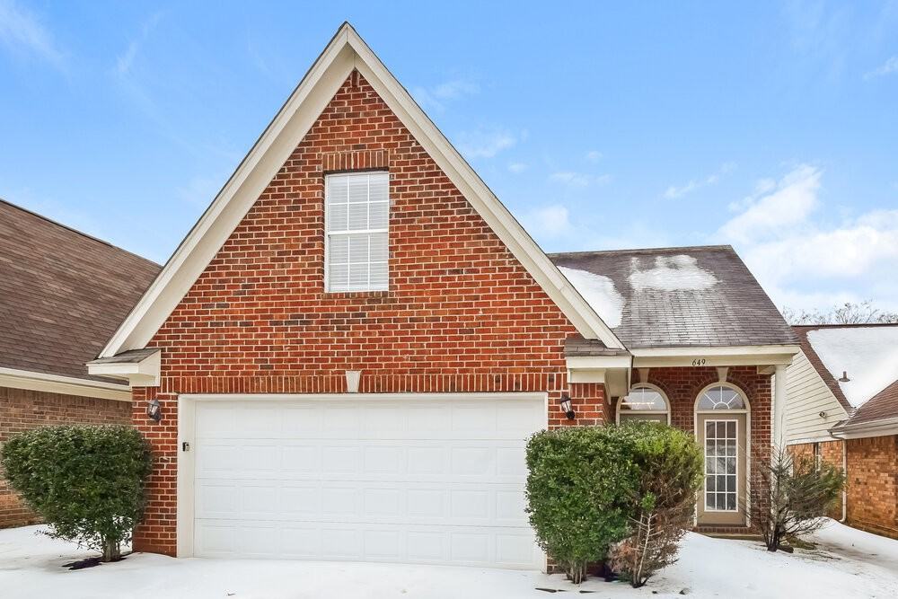 649 Grant Dr - Photo 4 of 17