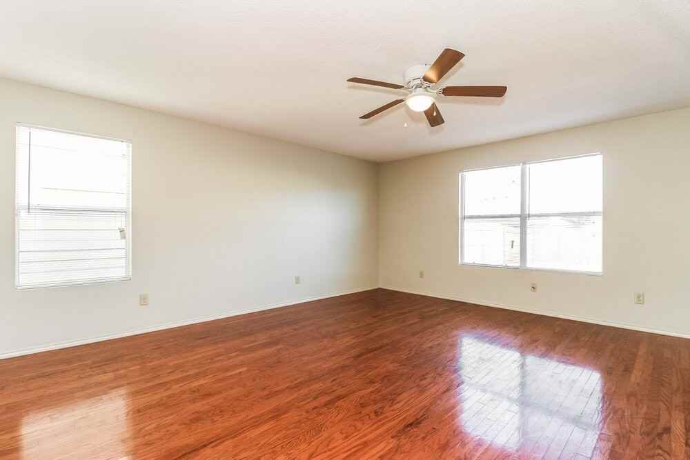 300 Dakota Ridge Dr - Photo 2 of 16