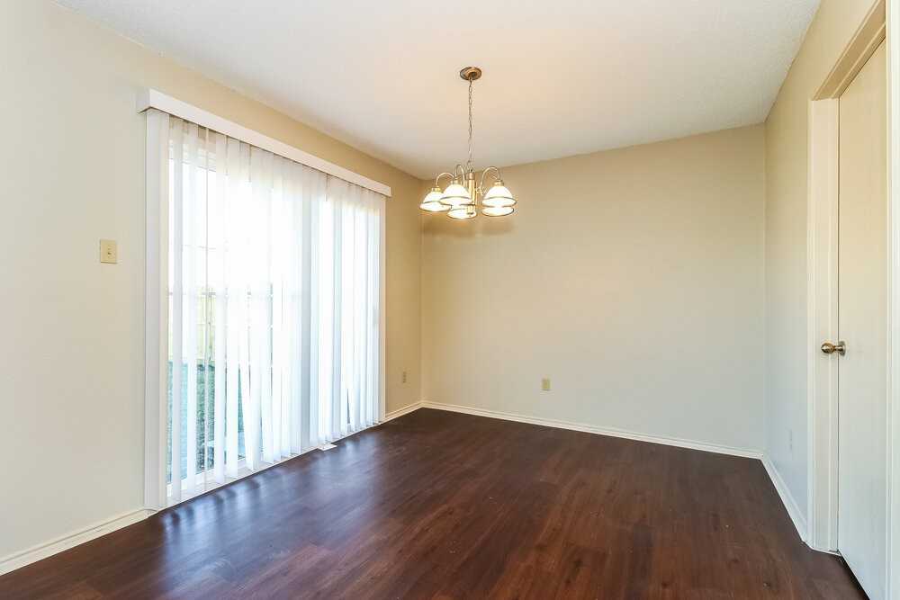 300 Dakota Ridge Dr - Photo 5 of 16