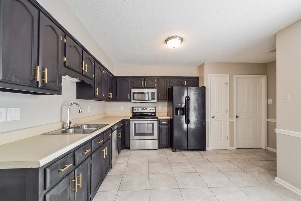 9922 Lacee Ln - Photo 7 of 16