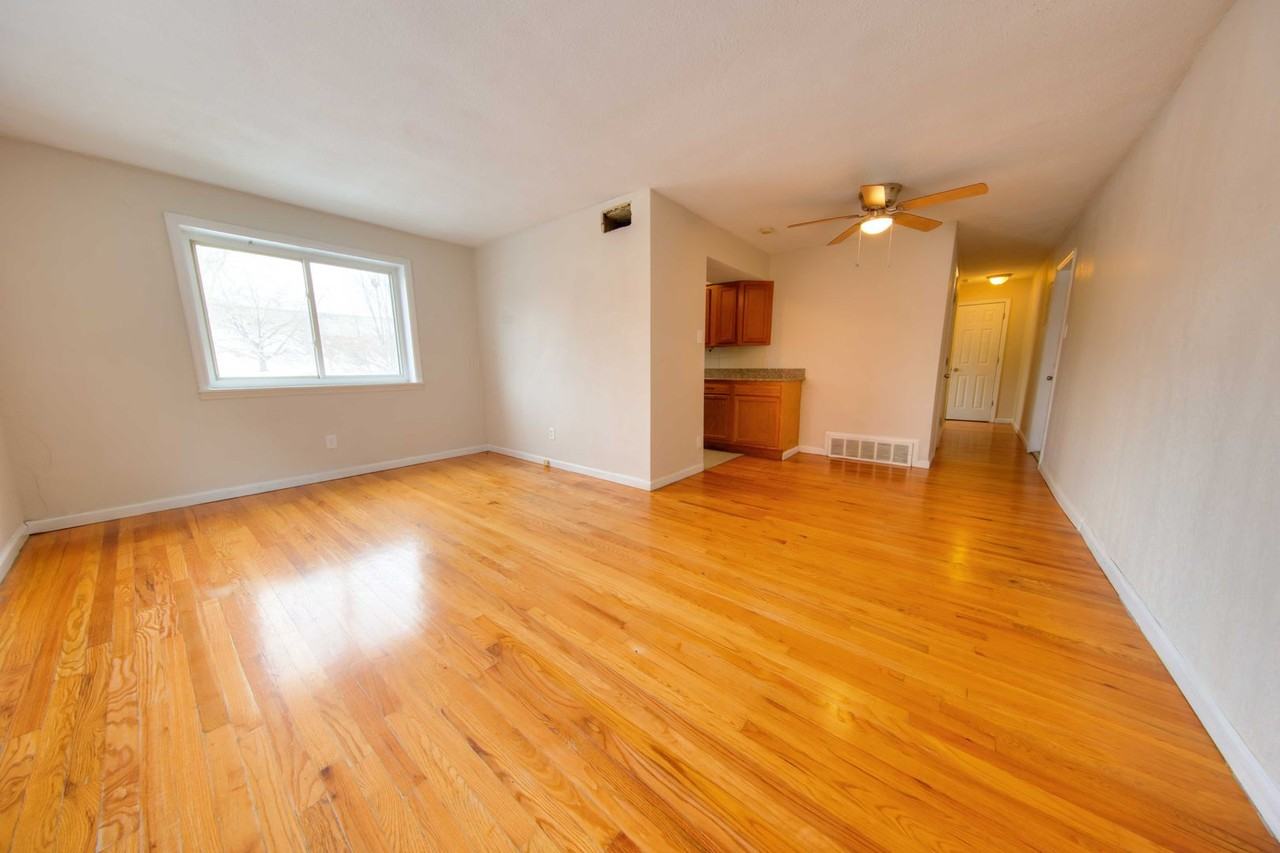 3508-10 Russell Boulevard - Photo 2 of 13