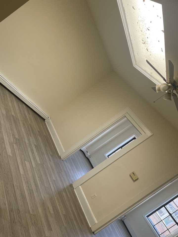 13 13 15 Hamilton Street #4 - Photo 2 of 5