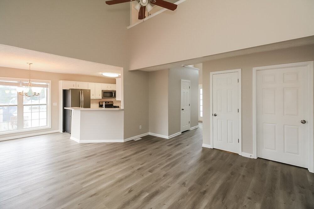 11945 Harbour Town Pkwy - Photo 5 of 17