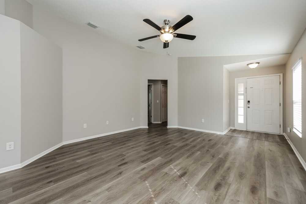 809 College Chase Dr - Photo 4 of 16
