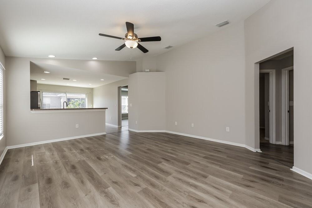 809 College Chase Dr - Photo 5 of 16
