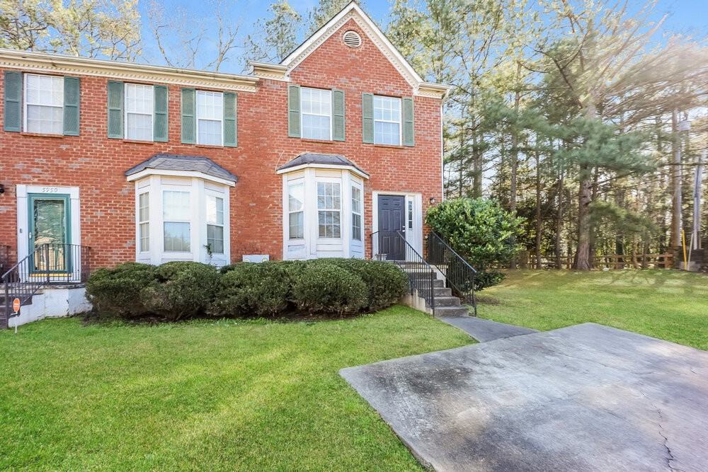 5960 Hampton Ct - Photo 2 of 25