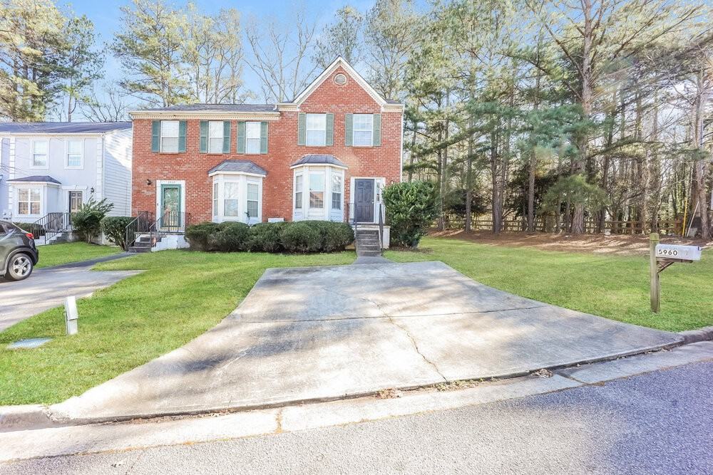 5960 Hampton Ct - Photo 4 of 25