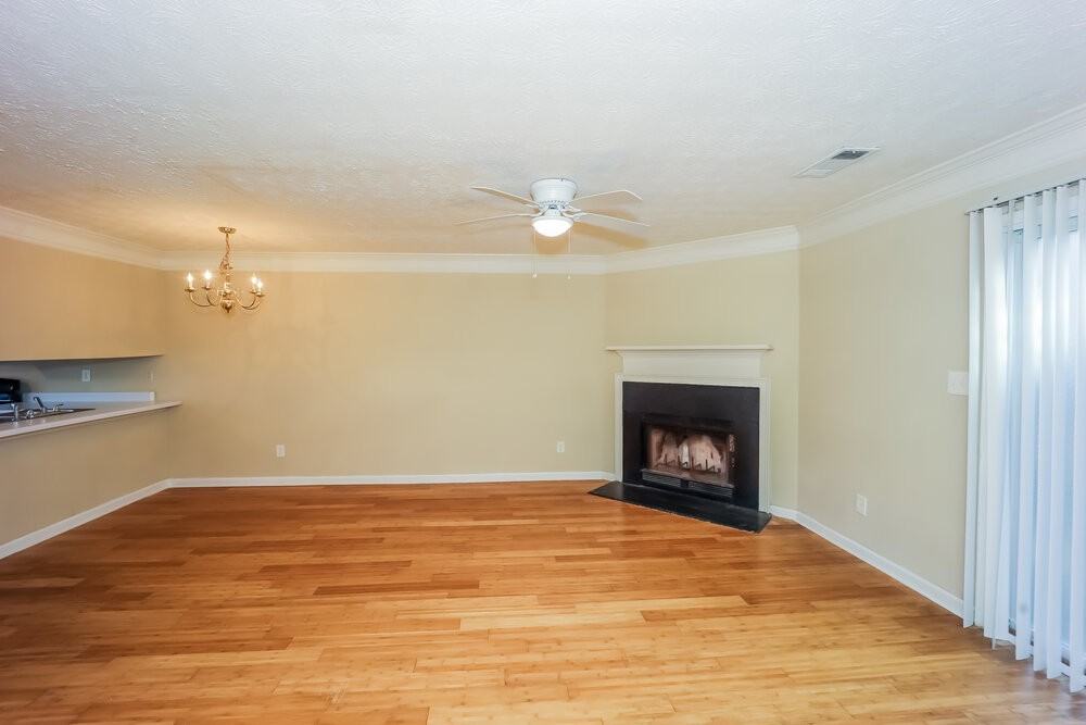 5960 Hampton Ct - Photo 6 of 25