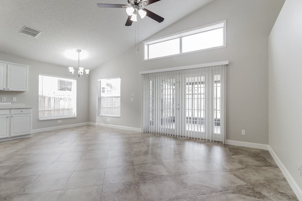 14525 Lisalynne Ct - Photo 3 of 16