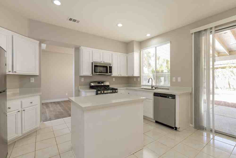 354 Velino Ave - Photo 7 of 17