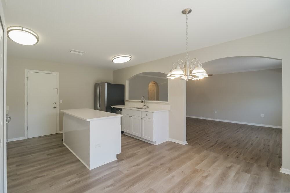 30200 Double Dr - Photo 7 of 17