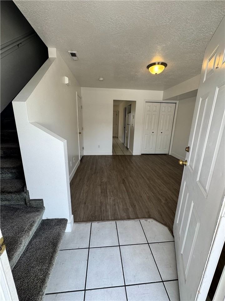 1372 Nw #2 - Photo 2 of 7