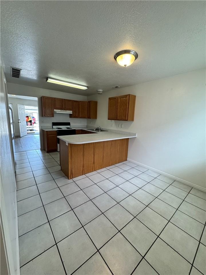 1372 Nw #2 - Photo 4 of 7