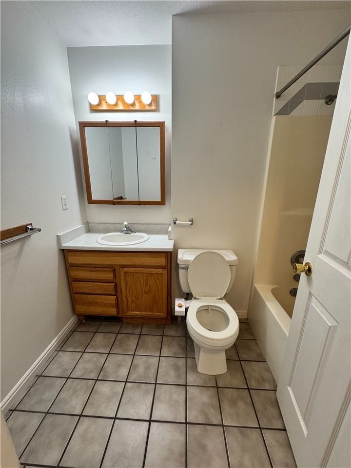 1372 Nw #2 - Photo 5 of 7