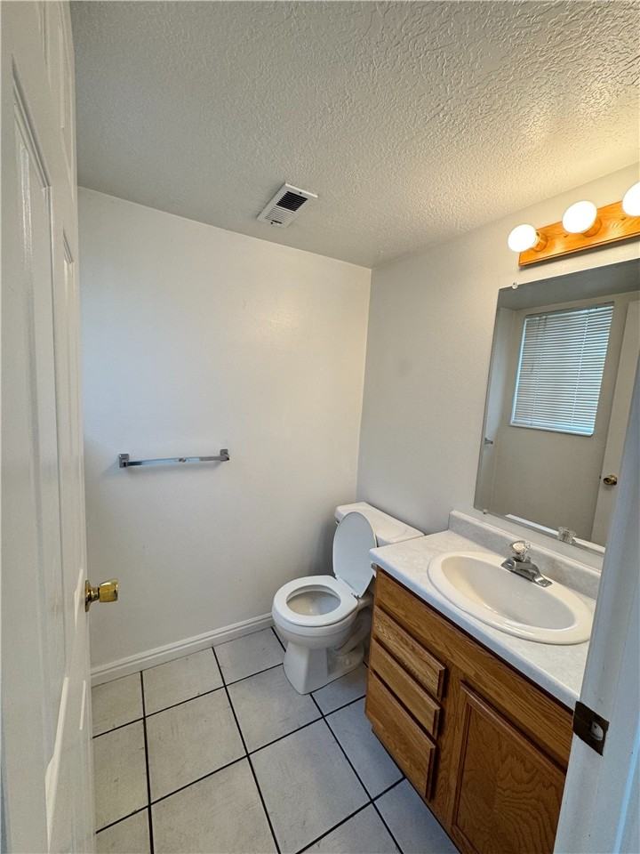 1372 Nw #2 - Photo 6 of 7