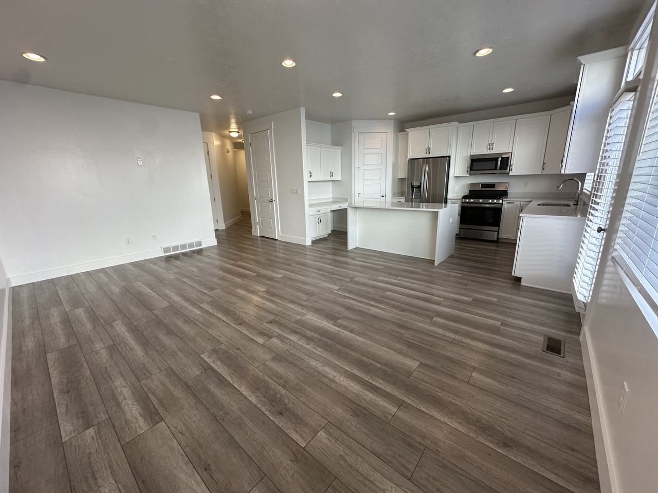 15068 S Halter Way - Photo 5 of 23