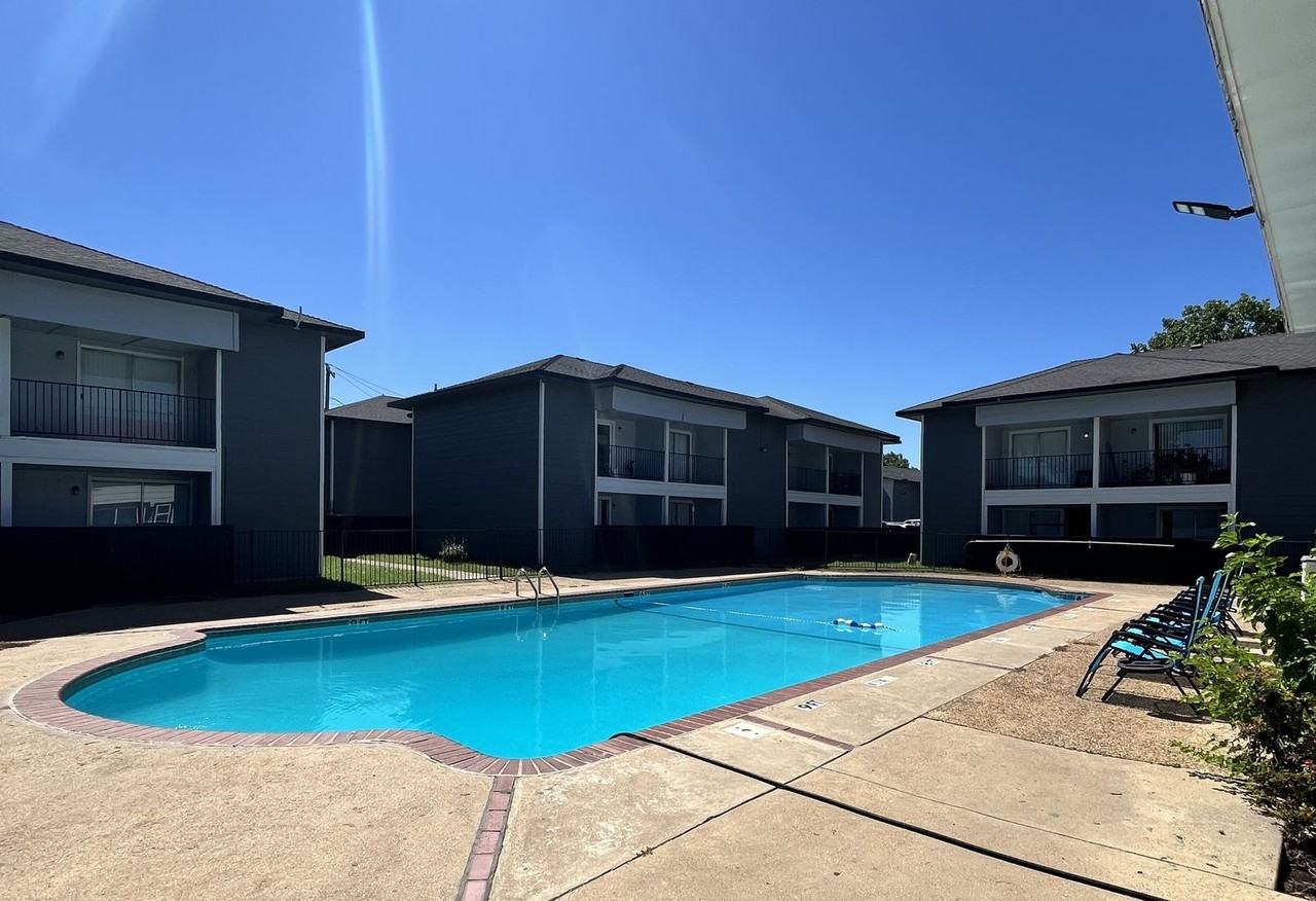 Spanish Garden Apartments - Photo 2 of 11