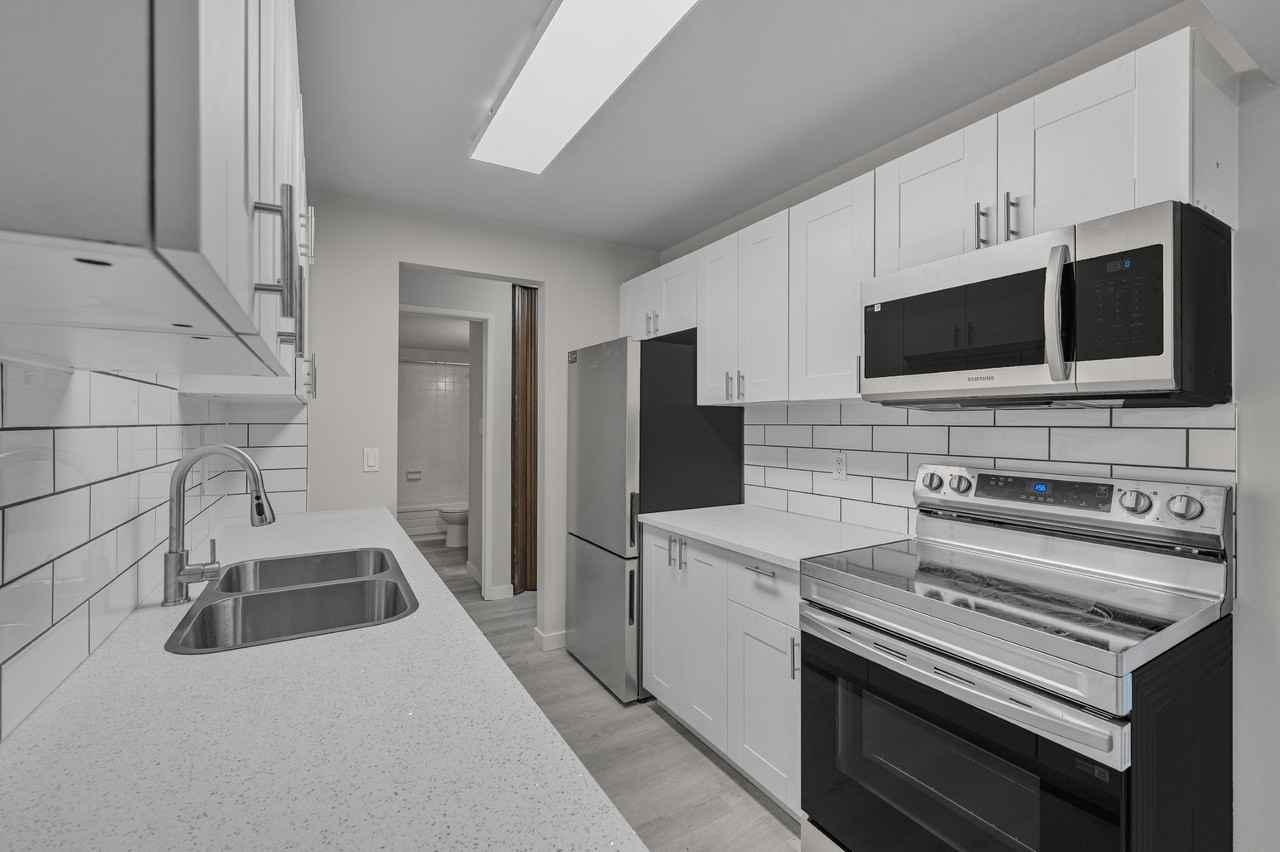 Cedarstone Place - Photo 5 of 17