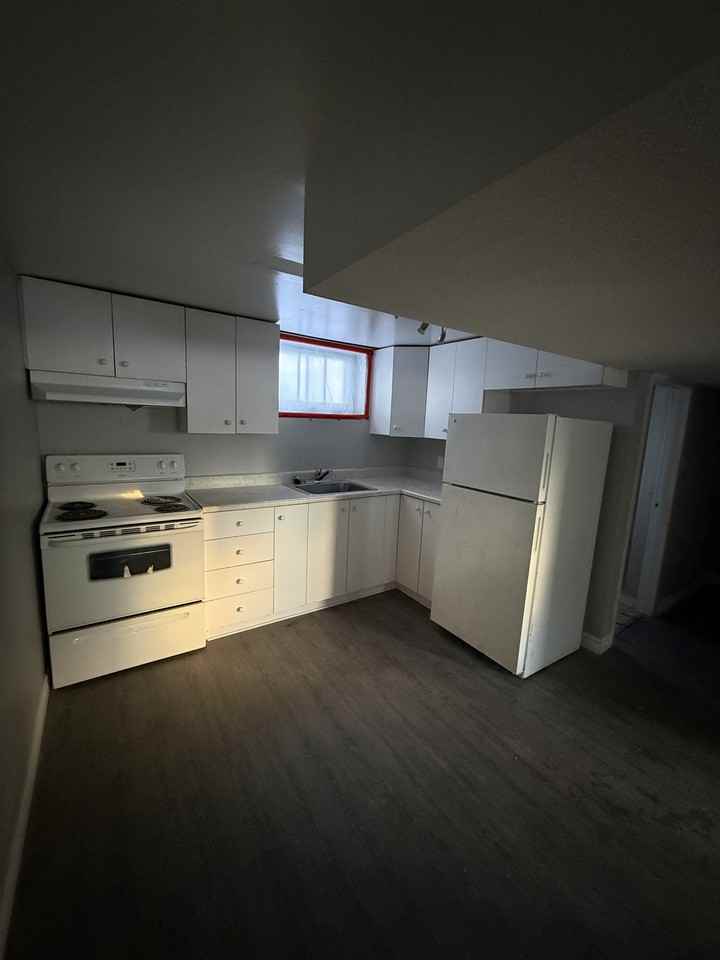 1689 Edgehill - Unit 1 - Photo 4 of 9