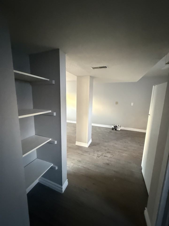 1689 Edgehill - Unit 1 - Photo 5 of 9