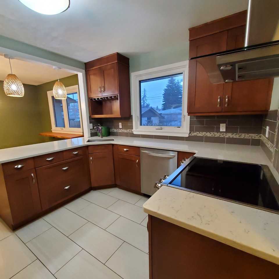 4442 116 Ave NW Edmonton, AB - Photo 3 of 29