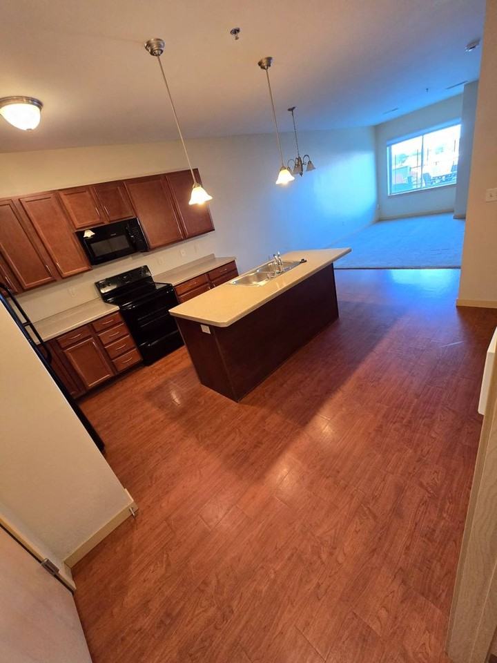 City Deck Landing - Photo 5 of 13