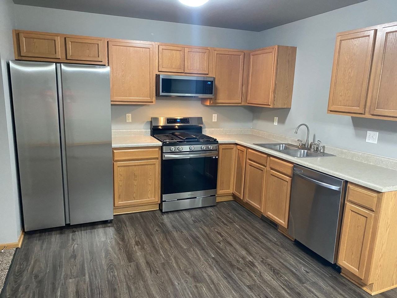 1715 Dainesway - Photo 2 of 10