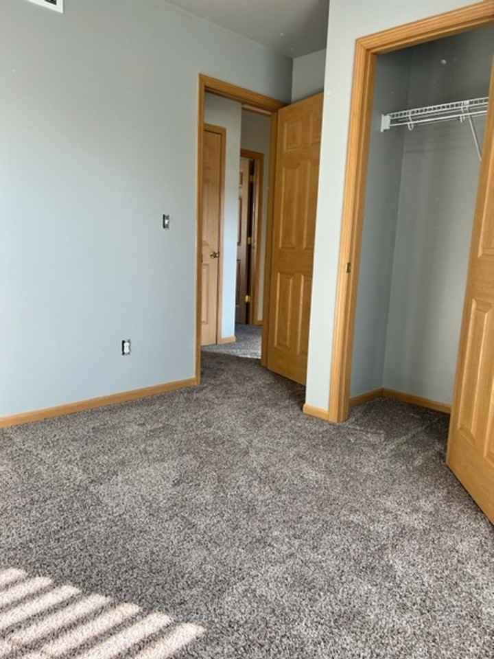 1715 Dainesway - Photo 6 of 10