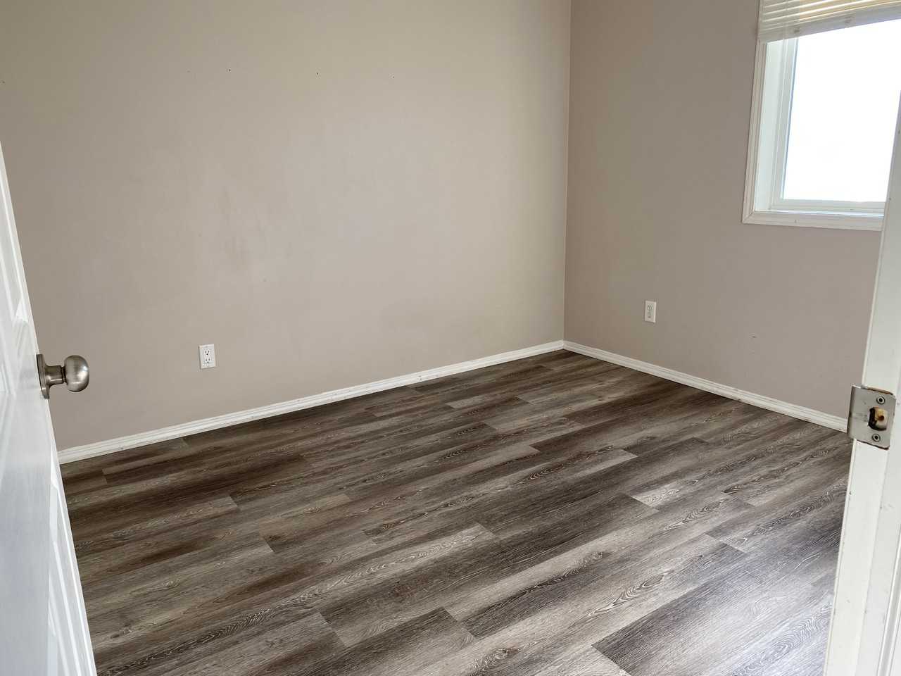 170 North Railway St - Photo 4 of 14