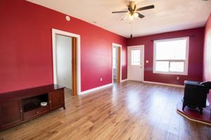 featured image of 33 Phipps St