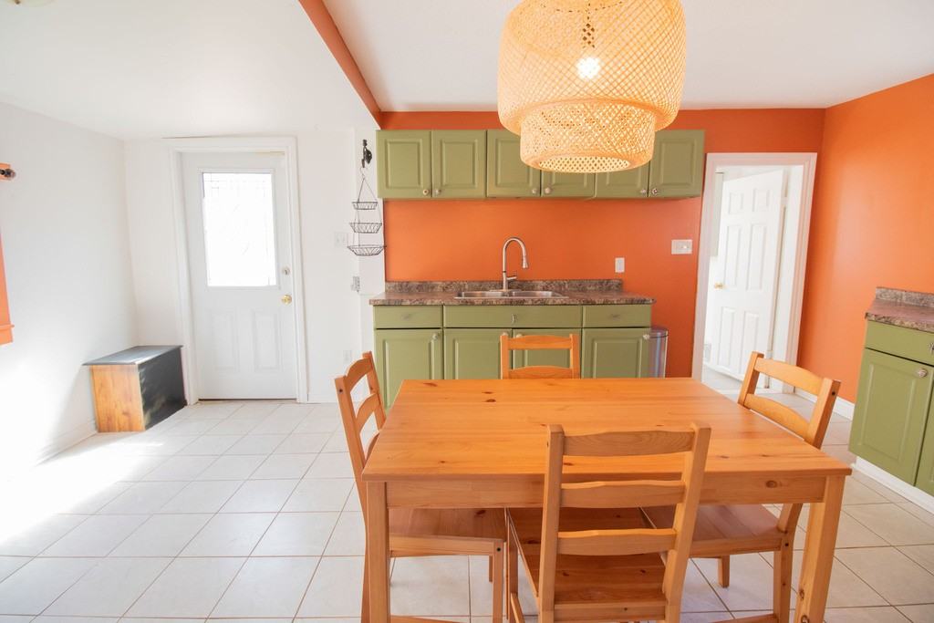 33 Phipps St - Photo 6 of 38