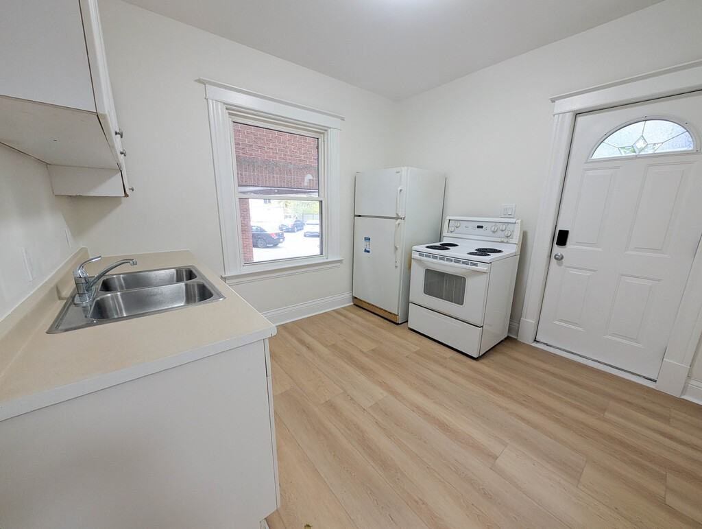 15 Court St - Photo 2 of 26