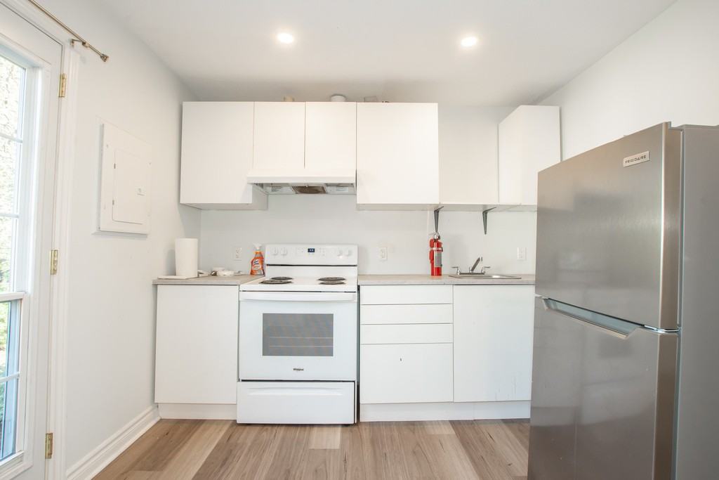 204 Sanford Ave S - Photo 5 of 32