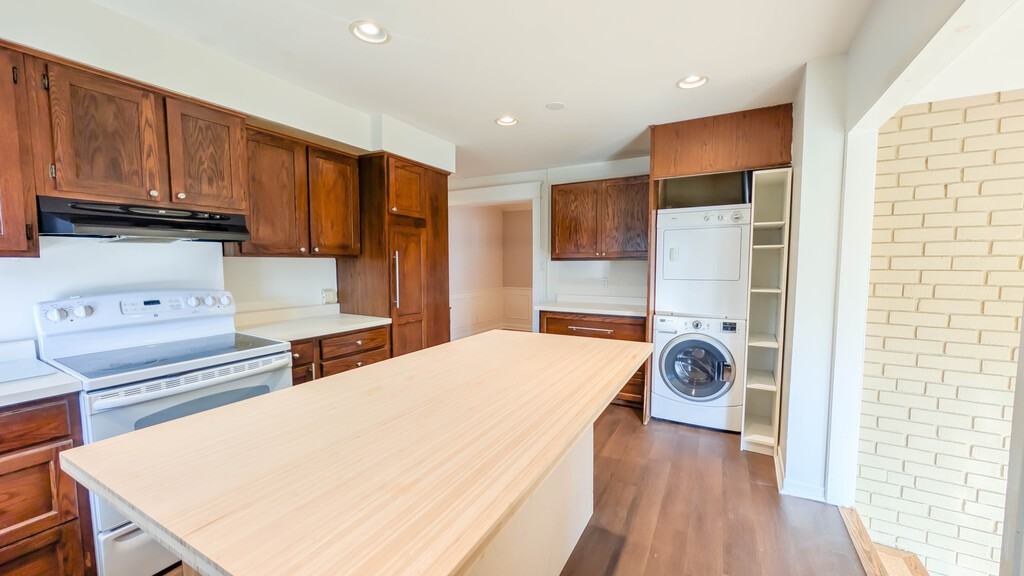 262 Alscot Cres - Photo 2 of 40