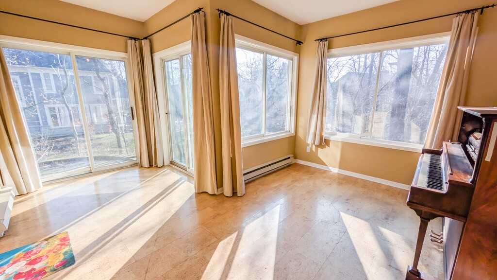 262 Alscot Cres - Photo 5 of 40