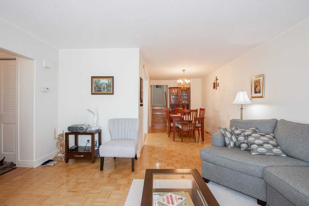 56 Meredith Dr - Photo 4 of 35