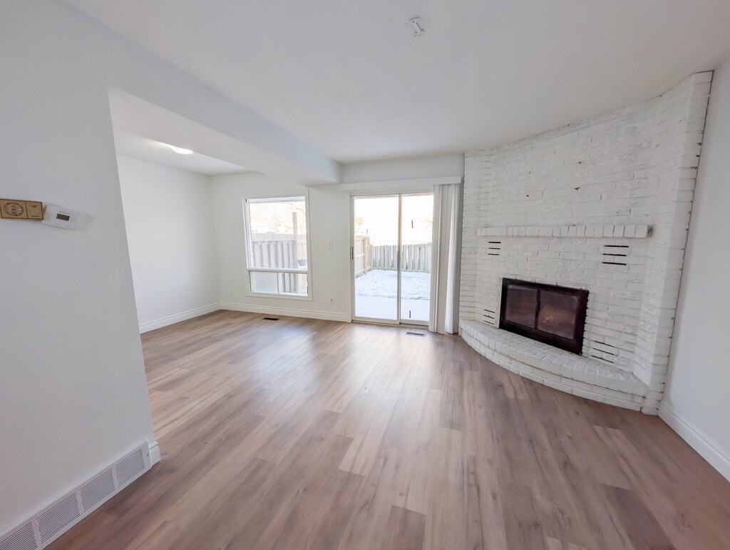 56 Romy Cres - Photo 3 of 34