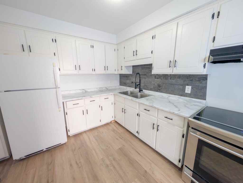 56 Romy Cres - Photo 5 of 34