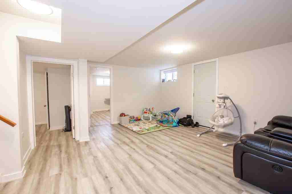 919 Upper Ottawa St - Photo 5 of 29