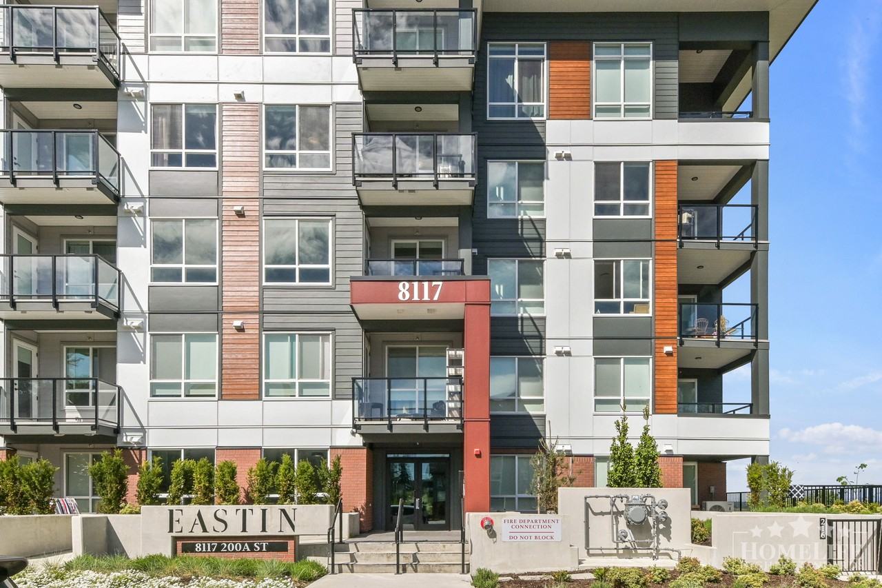 8117 200a St - Photo 2 of 23