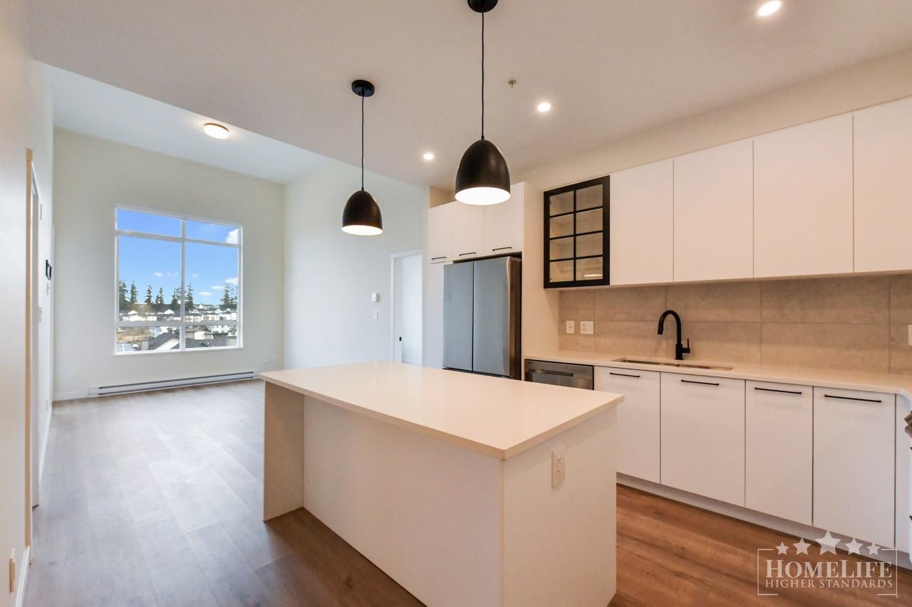 8117 200a St - Photo 7 of 23