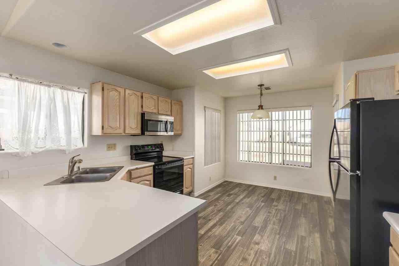 8910 N 114th Dr - Photo 2 of 26