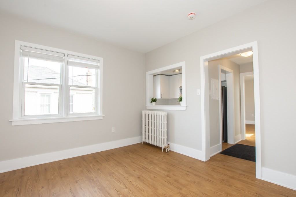 14 Welland Ave - Photo 5 of 36