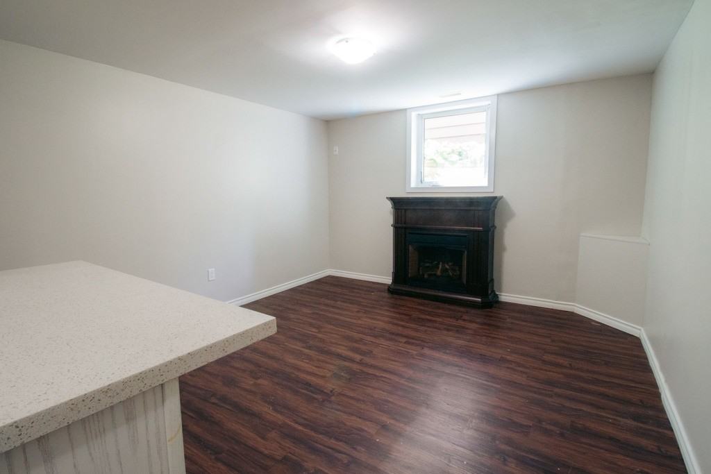 89 Clarendon Ave - Photo 3 of 32