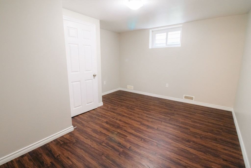 89 Clarendon Ave - Photo 6 of 32