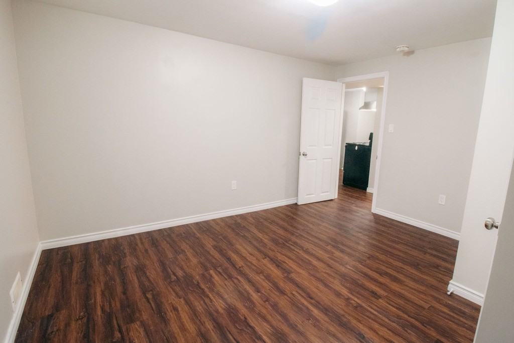 89 Clarendon Ave - Photo 7 of 32