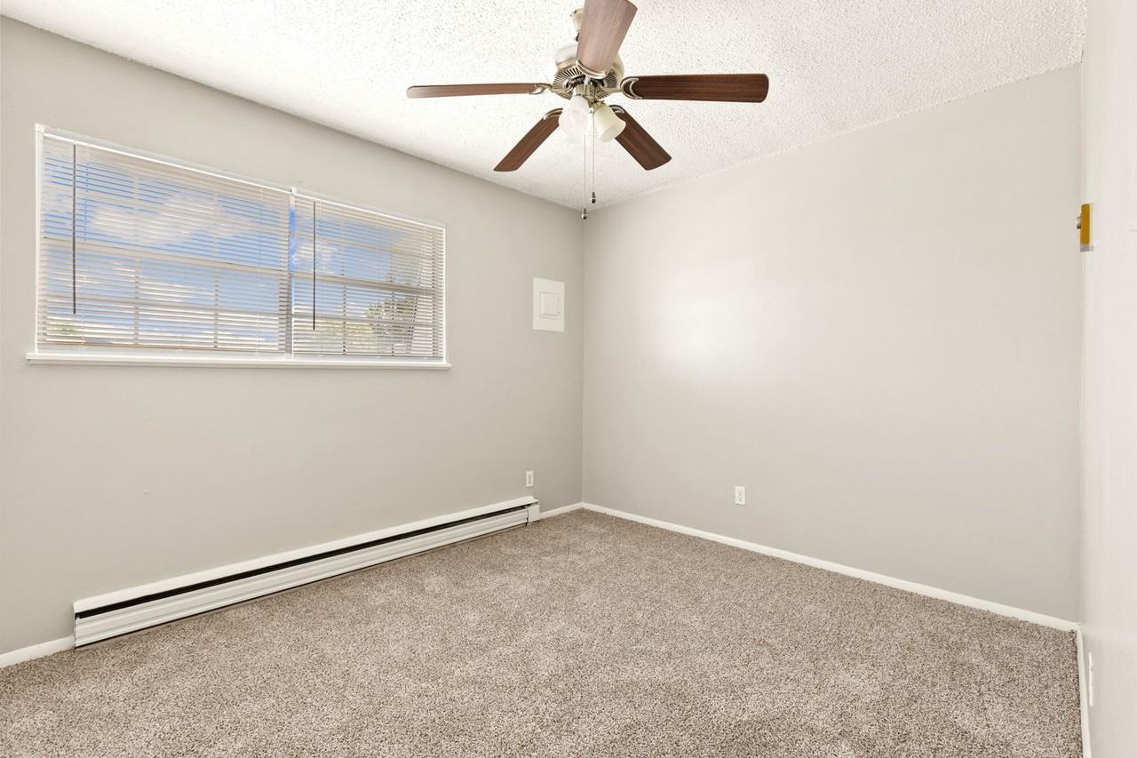 Camden Apartments and Townhomes - Photo 3 of 30